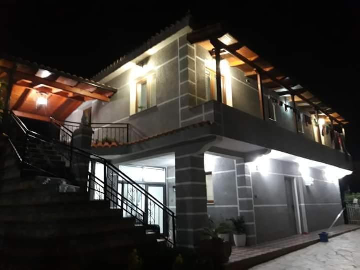 Villa Heljos Apartaments Vlore Exterior photo